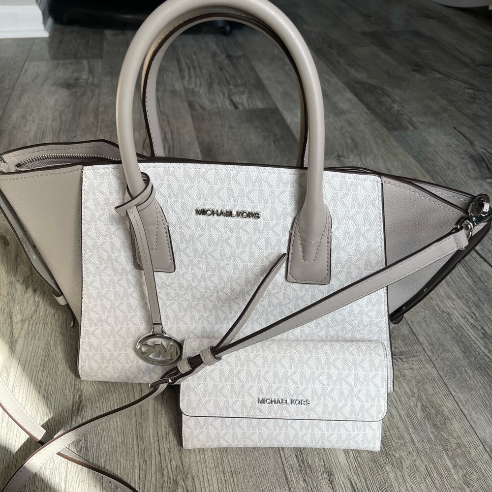 Michael kors purse and wallet